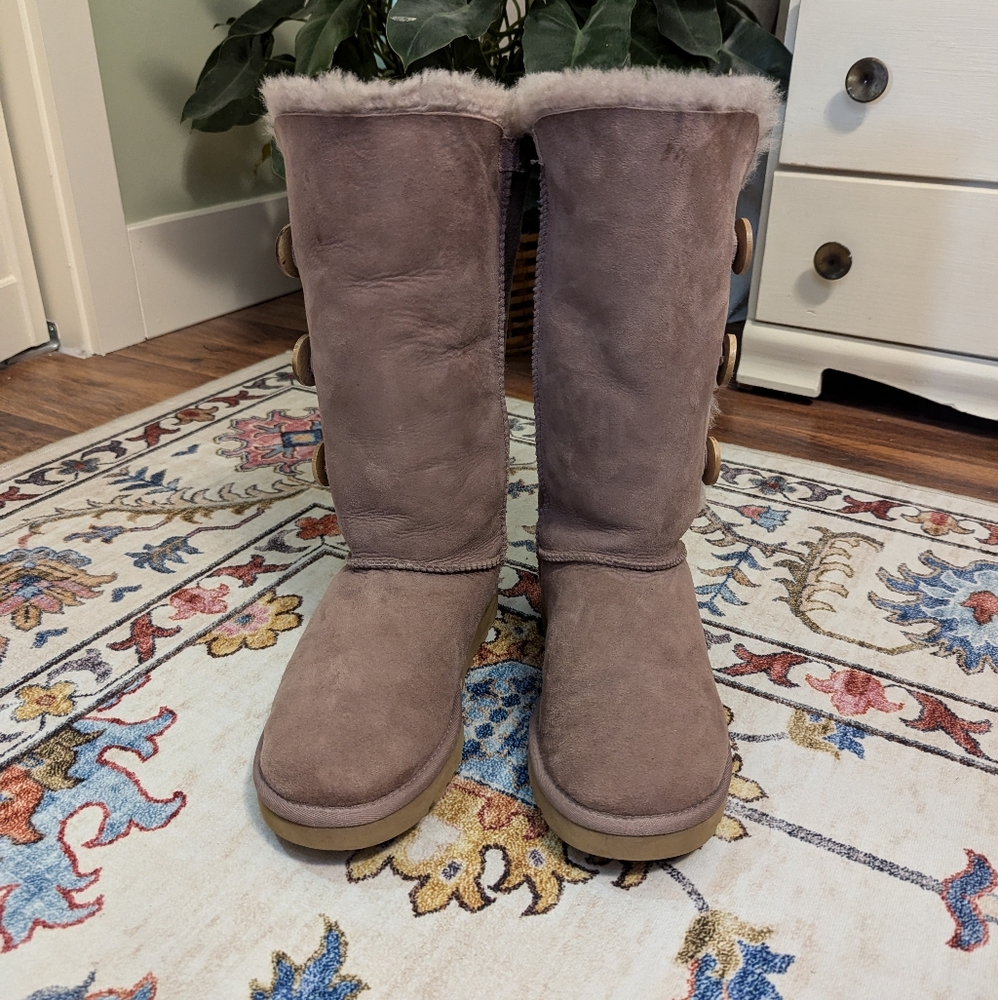 UGG Baily Button Triplet Boots Genuine Leather and Sheepskin Mauve Purple - Picture 3 of 15
